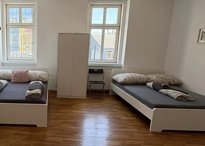 Three Bedroom Spacious Near Train Station * Wiedeń