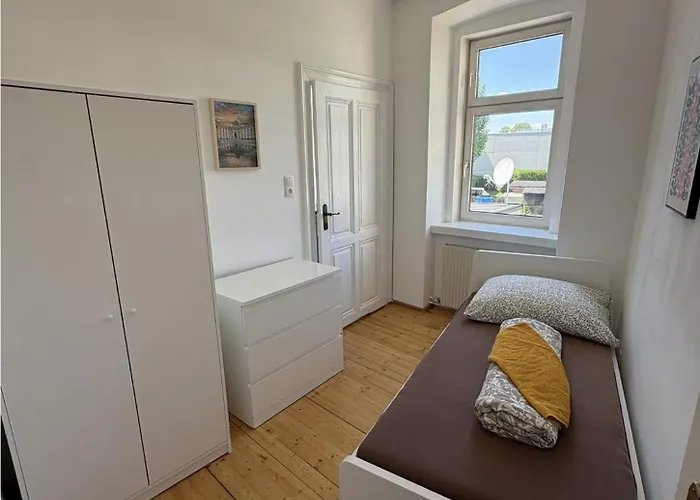 Three Bedroom Spacious Near Train Station